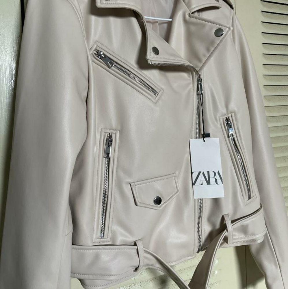 Zara - Picture 2 of 4